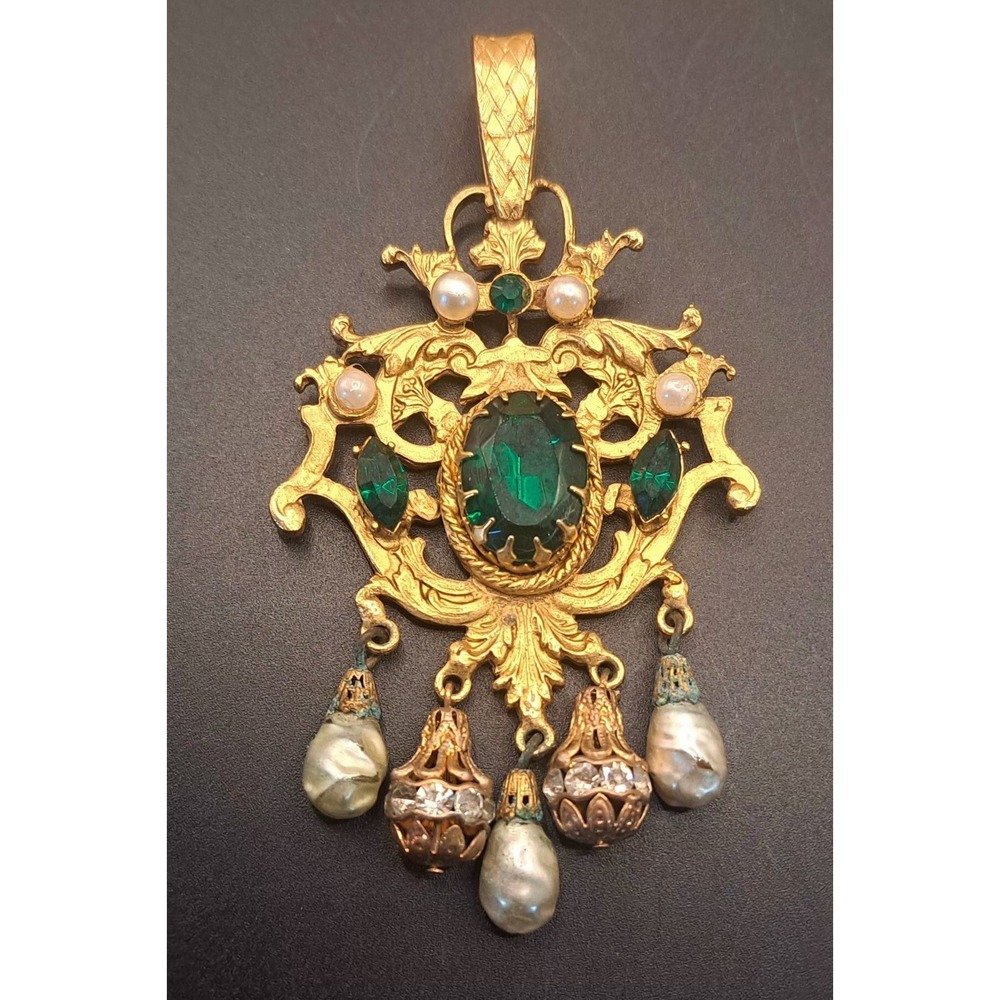 Vintage COROCRAFT Shield Design Brooch Green Glass Stones Dangle Baroque Pearls - Picture 1 of 9